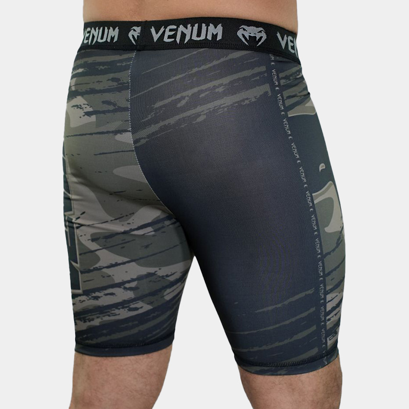 Calza Corta Deportiva - Venum Giant Classic Impact (Negro/Verde) - Imagen 4