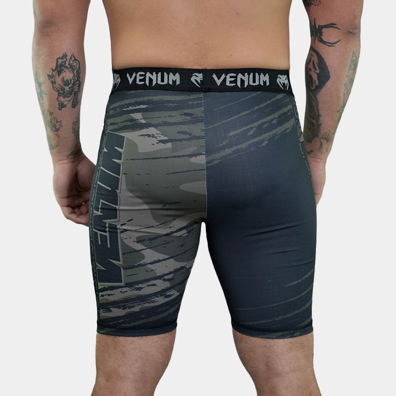 Calza Corta Deportiva - Venum Giant Classic Impact (Negro/Verde) - Imagen 5