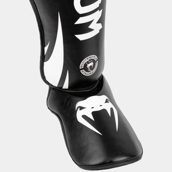 Protector Tibial - Venum Challenger (Negro/Blanco)