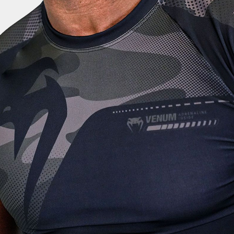 Rashguard M/C Remera Termica - Venum Giant Titan (Negro)