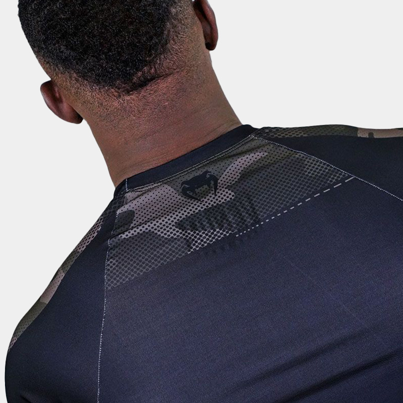 Rashguard M/C Remera Termica - Venum Giant Titan (Negro)