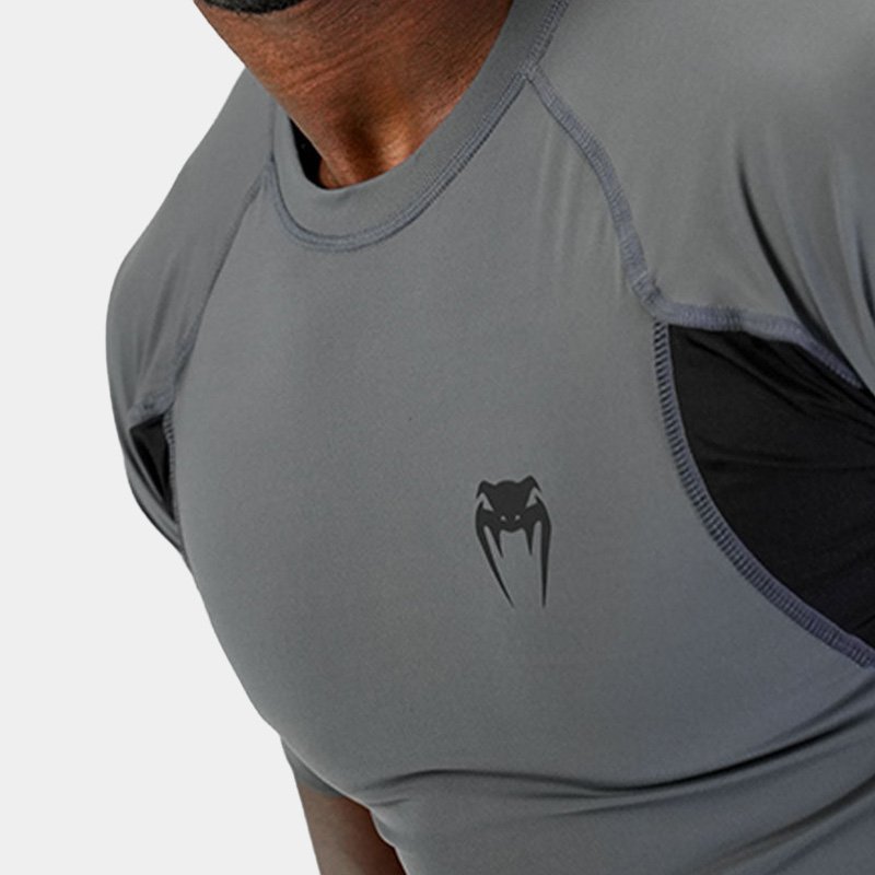 Rashguard M/C Remera Térmica - Venum Unmatched (Gris/Negro)