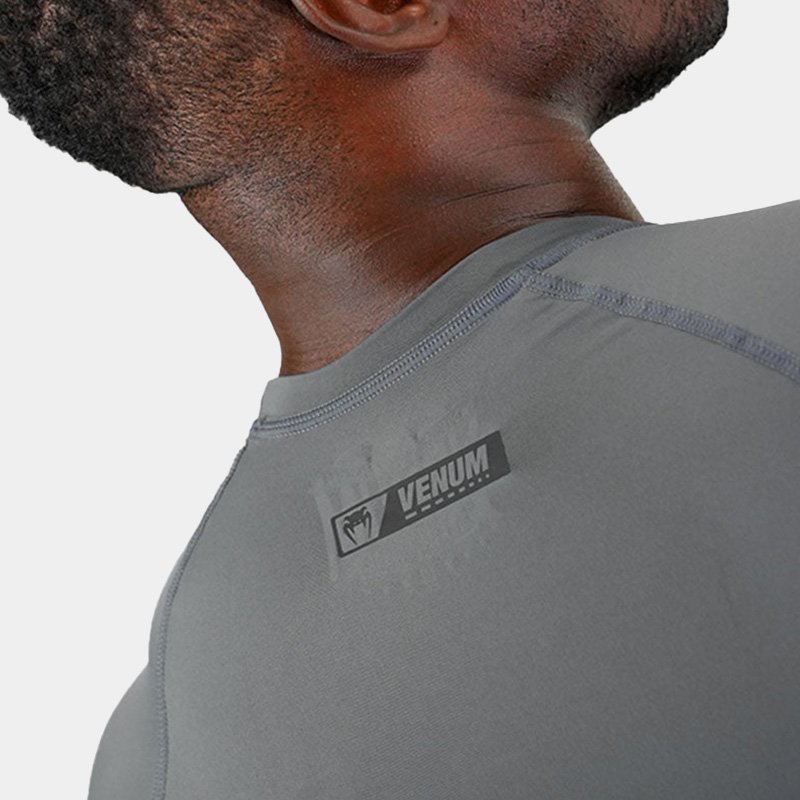 Rashguard M/C Remera Térmica - Venum Unmatched (Gris/Negro)