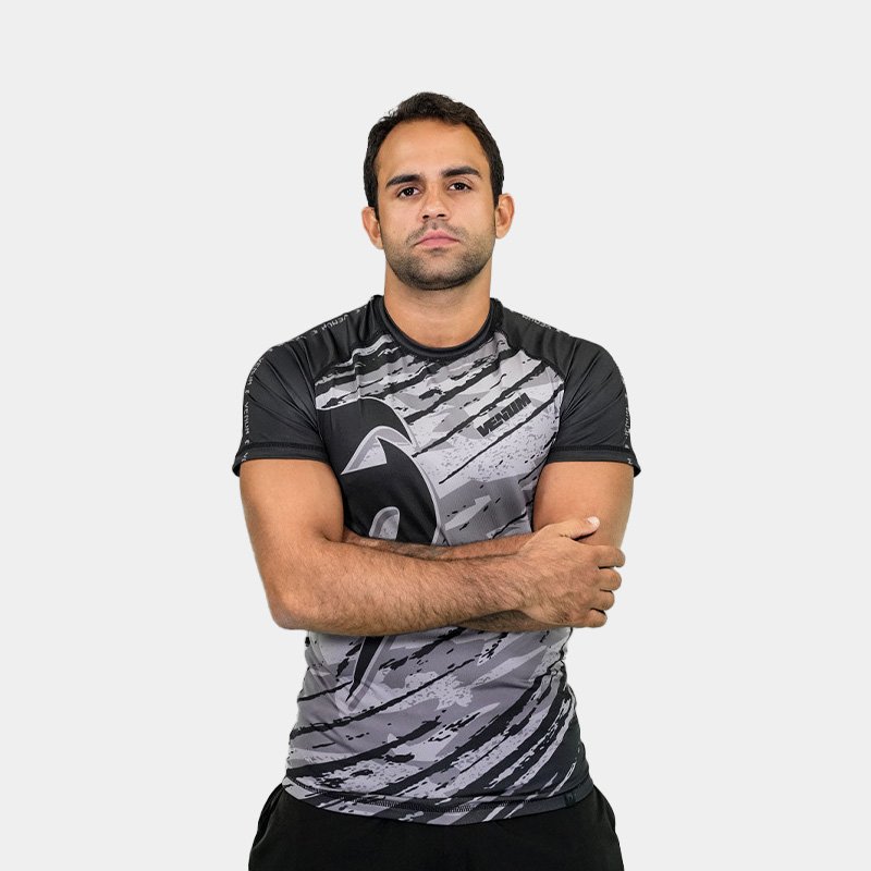 Rashguard M/C - Venum Giant Classic Impact (Negro/Gris)