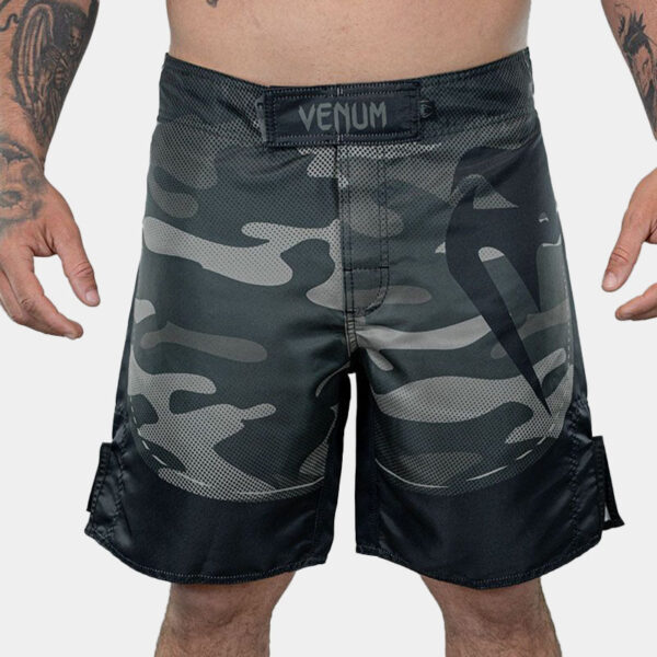 Short Fight - Venum Giant Titan Camo (Verde)