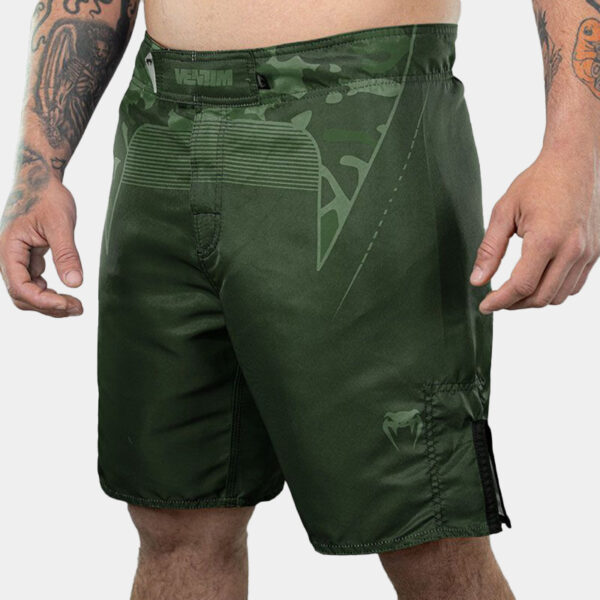 Short Fight - Venum Predator Camo (Verde)