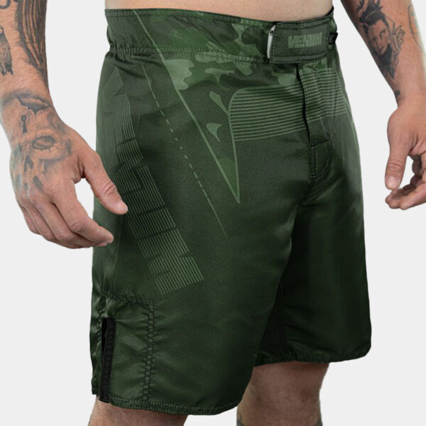 Short Fight - Venum Predator Camo (Verde)