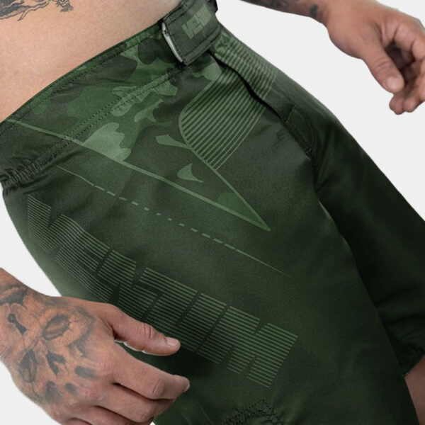Short Fight - Venum Predator Camo (Verde)
