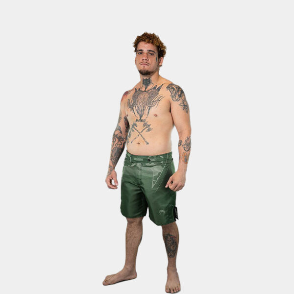 Short Fight - Venum Predator Camo (Verde)