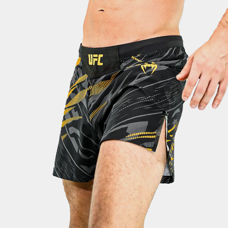 Short UFC Fusion - Venum Authentic Fight Night (Negro/Dorado)