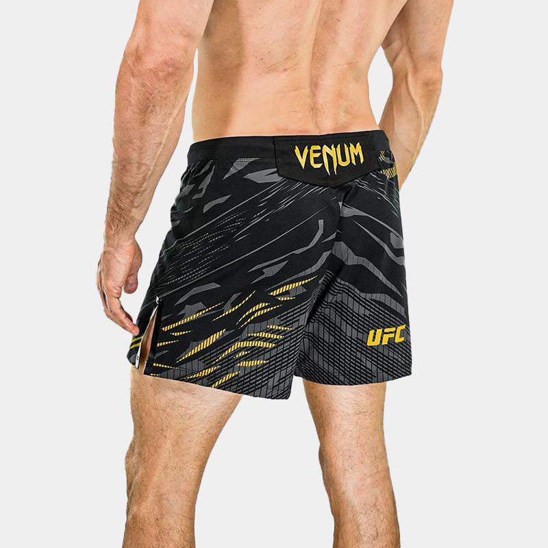 Short UFC Fusion - Venum Authentic Fight Night (Negro/Dorado) - Imagen 5