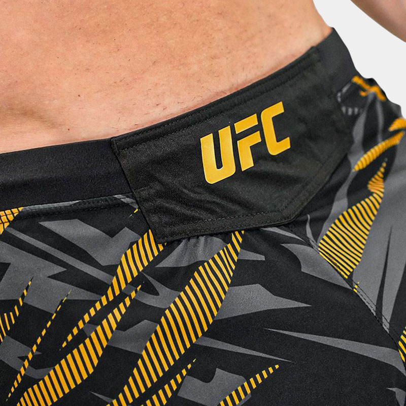 Short UFC Fusion - Venum Authentic Fight Night (Negro/Dorado) - Imagen 7