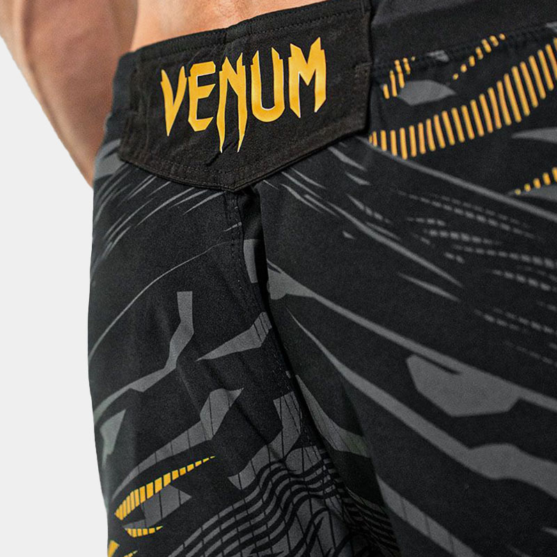 Short UFC Fusion - Venum Authentic Fight Night (Negro/Dorado) - Imagen 9