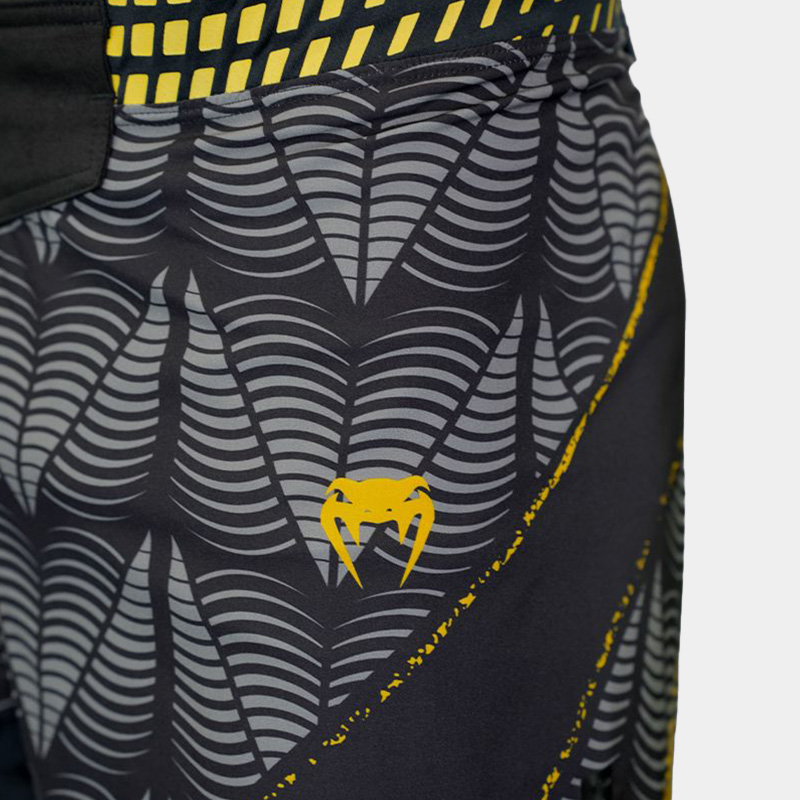 Short UFC Zenith - Venum Authentic Fight Night (Negro/Dorado) - Imagen 5